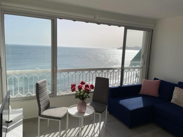 Precioso Apartamento A Estrenar En Primera Linea De Playa Benidorm Kültér fotó