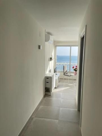 Precioso Apartamento A Estrenar En Primera Linea De Playa Benidorm Kültér fotó